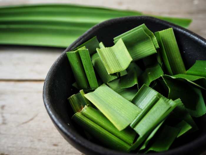 Pandan Leaf - Healthier Steps